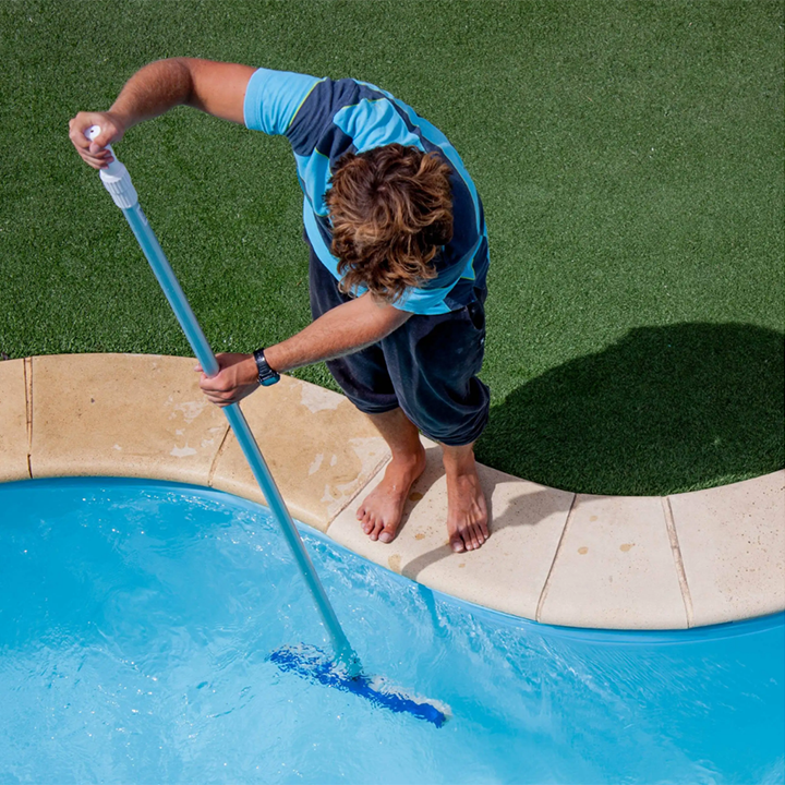 Como Evitar Manchas nas Bordas da Piscina